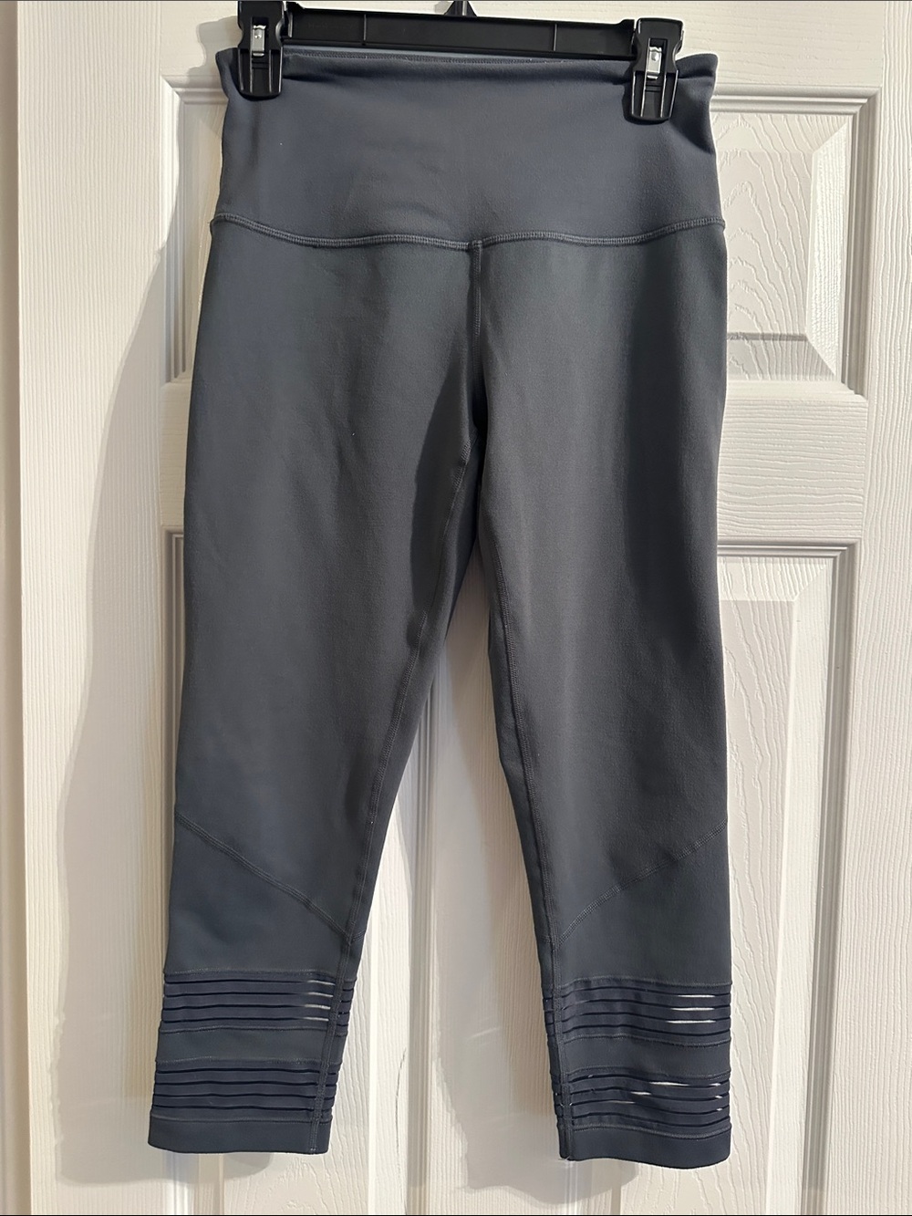 Women's High-Waist Capri Leggings in Charcoal Gray